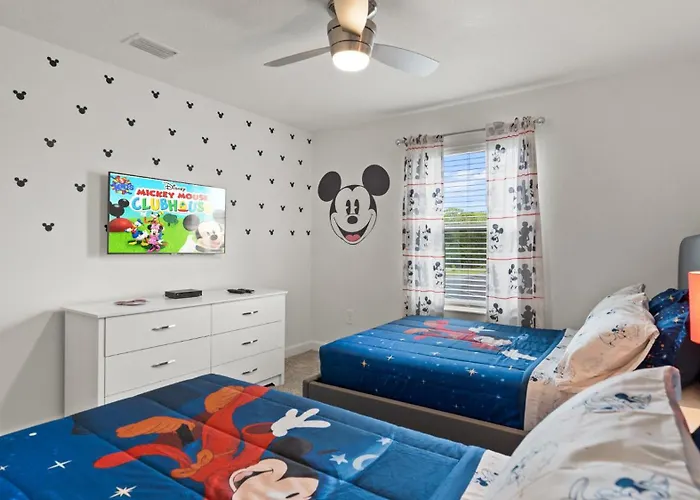 Stunning Townhouses 5 Minutes Away Disney!