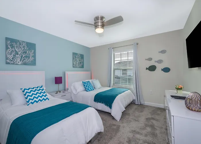 Stunning Townhouses 5 Minutes Away Disney!