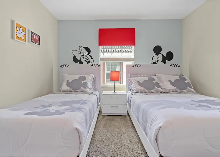 Stunning Townhouses 5 Minutes Away Disney!