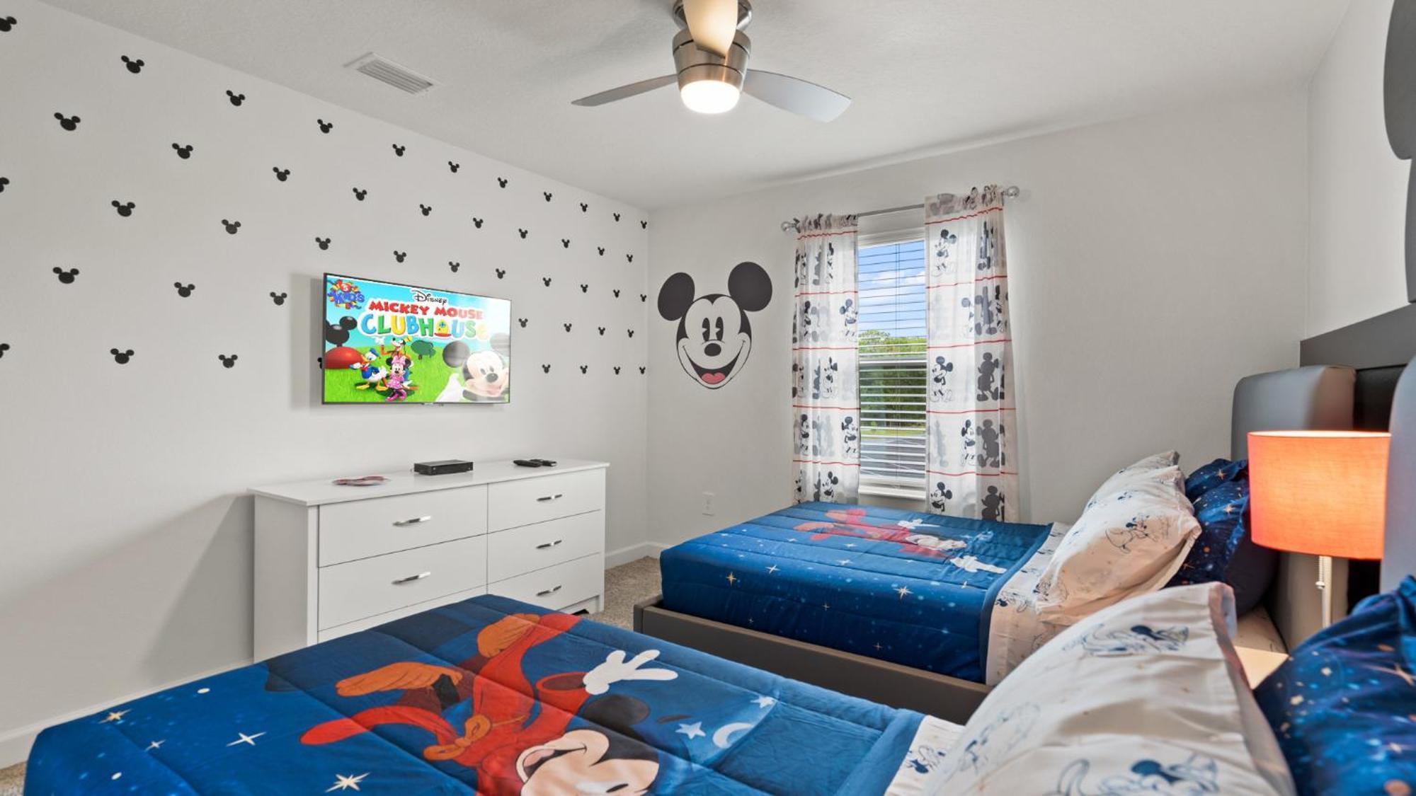 Stunning 5 Minutes Away Disney! Holiday home *