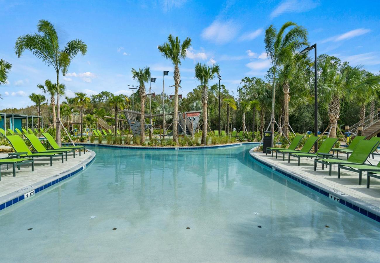 Stunning 5 Minutes Away Disney! Holiday home *