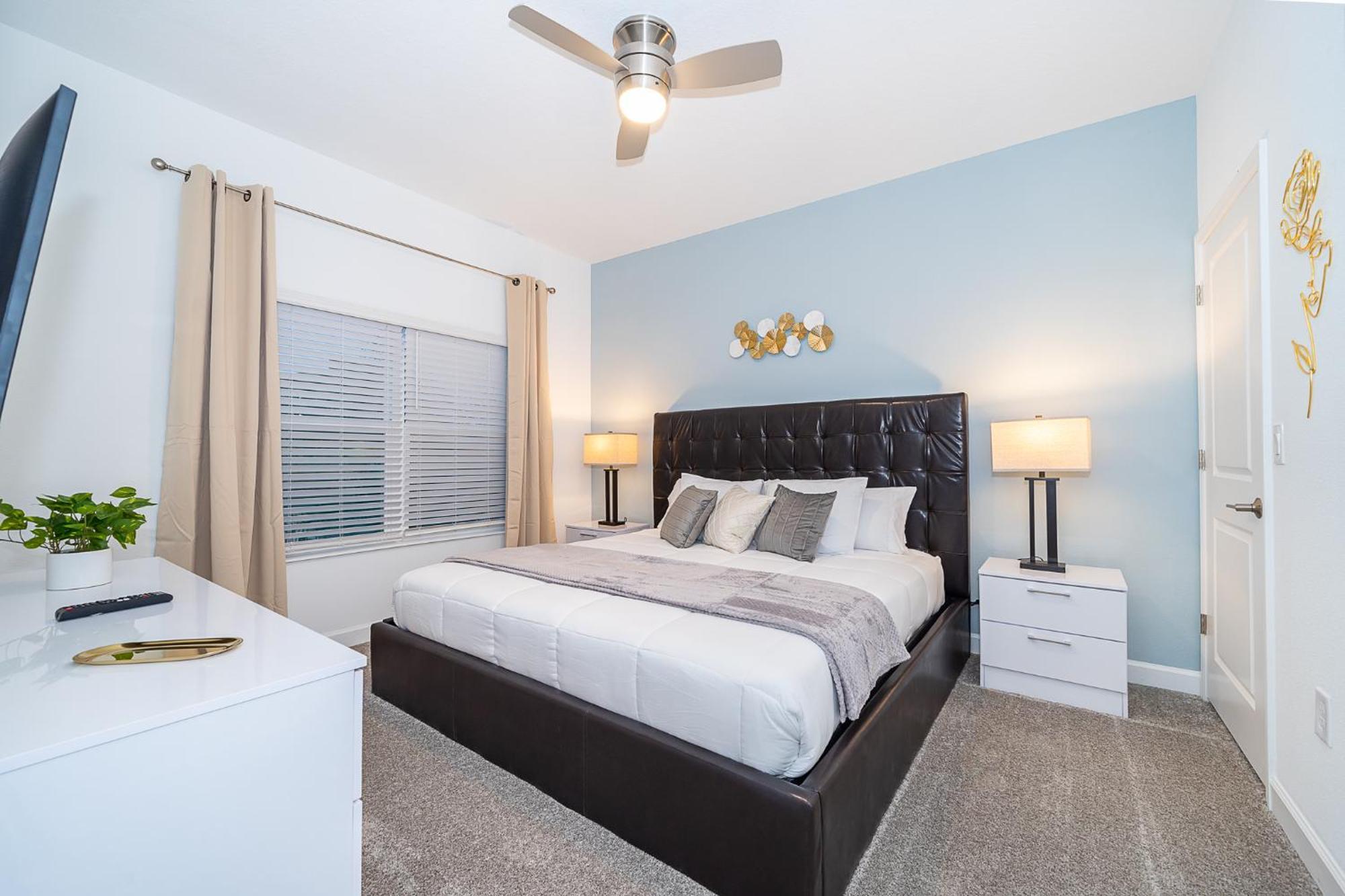 Stunning 5 Minutes Away Disney! Holiday home *
