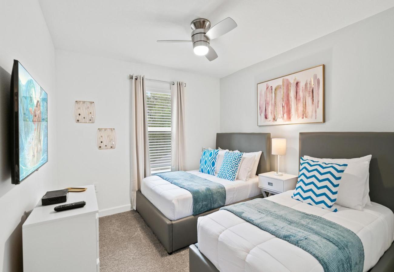 Stunning 5 Minutes Away Disney! Holiday home