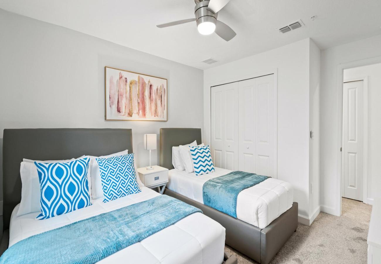 Holiday home Stunning 5 Minutes Away Disney! *
