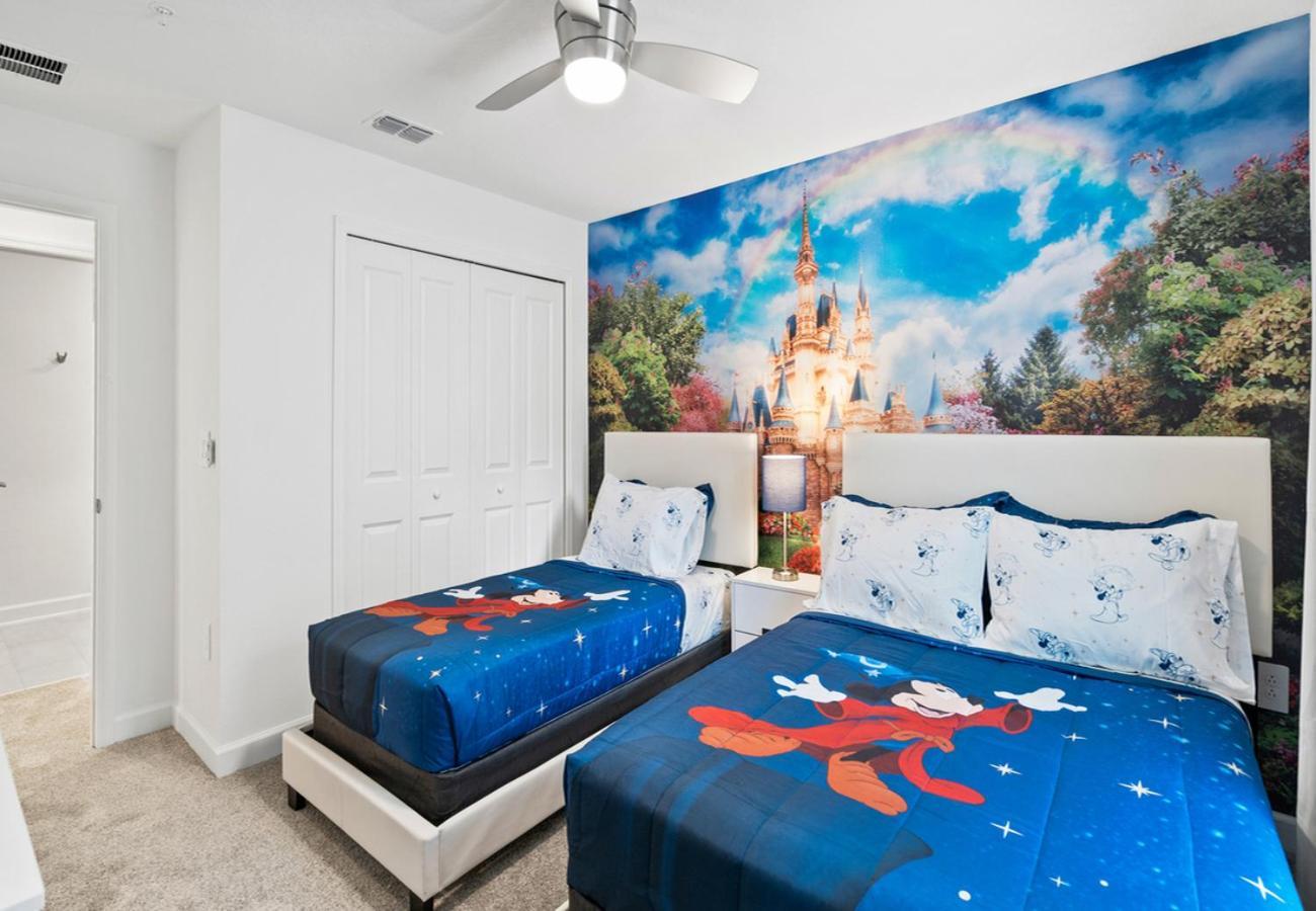 Stunning 5 Minutes Away Disney! Holiday home