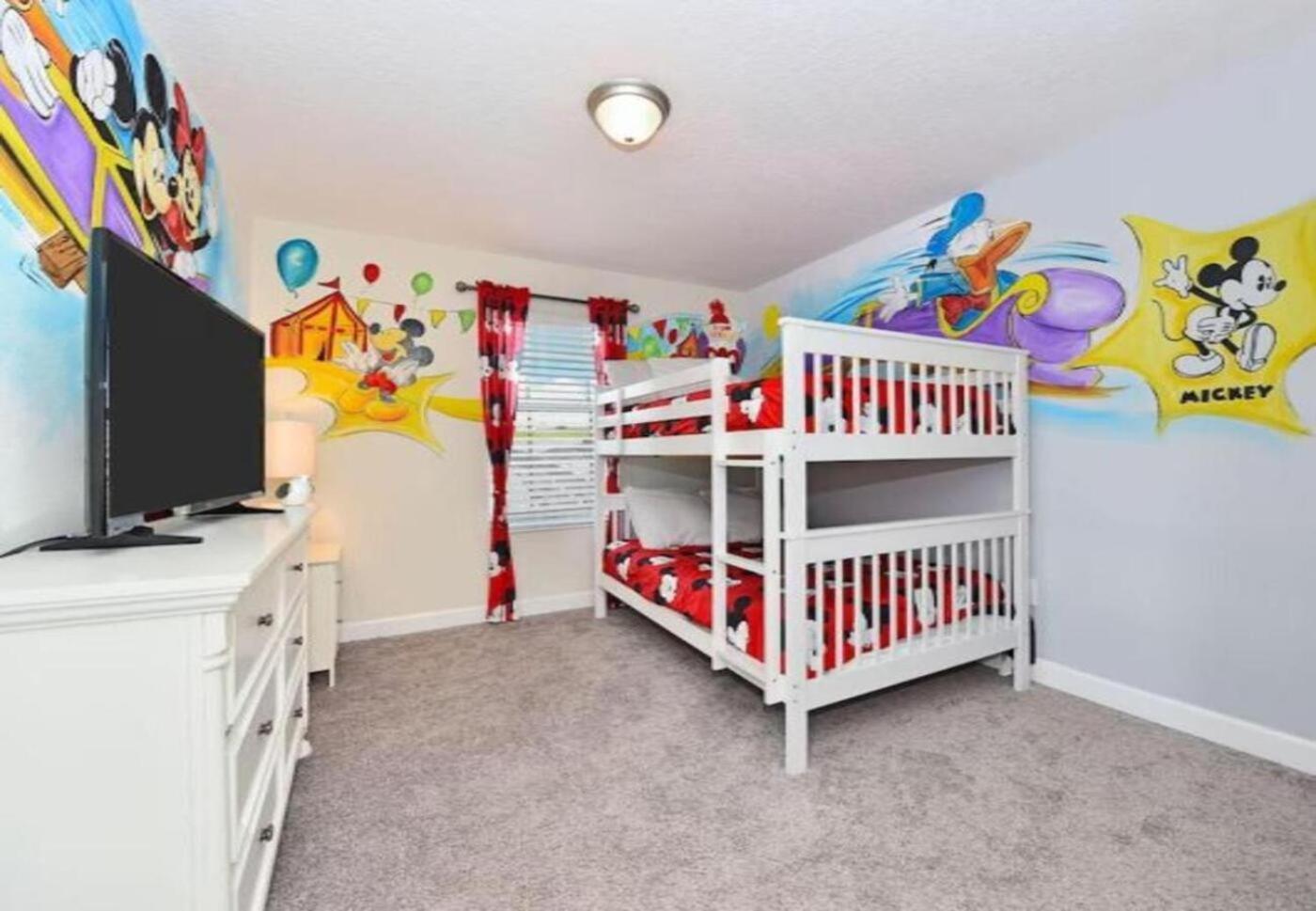 Stunning 5 Minutes Away Disney! Holiday home