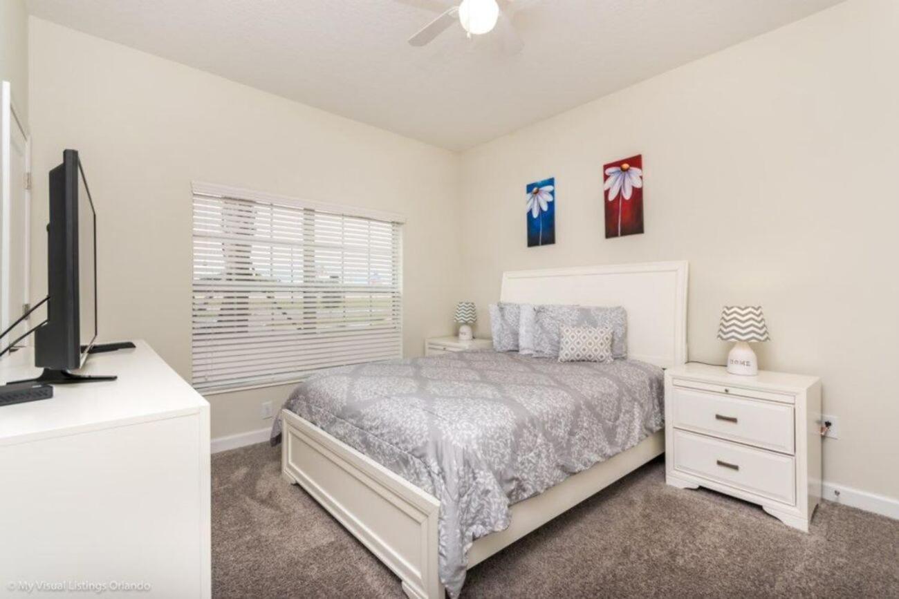 Stunning 5 Minutes Away Disney! Holiday home *